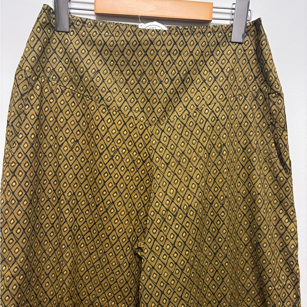 Geometric Patterned Wide-Leg Pants - Picture 2 of 6